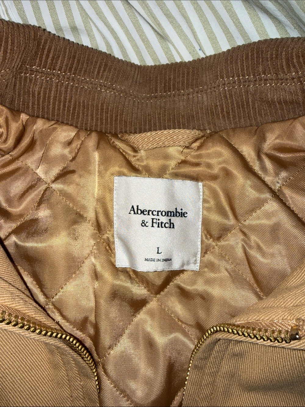 Abercrombie & Fitch Tan Quilted Cropped Trucker Jacket with Corduroy Collar - Picture 2 of 6